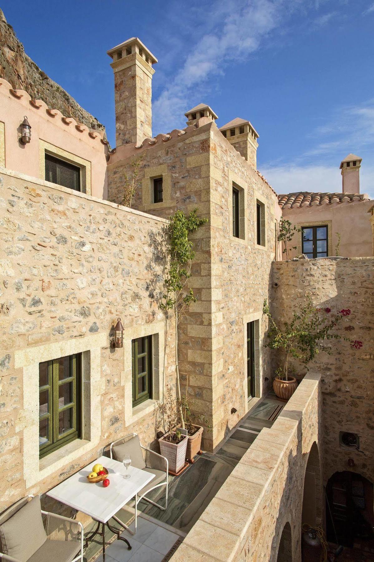 Moni Emvasis Luxury Suites 4* Monemvasia